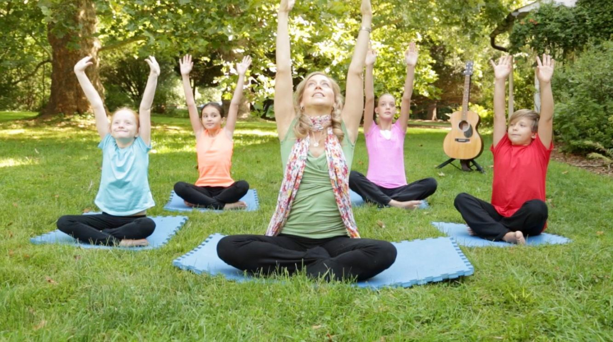 YOGA SESSIONS WITH ERËZA VOKSHI